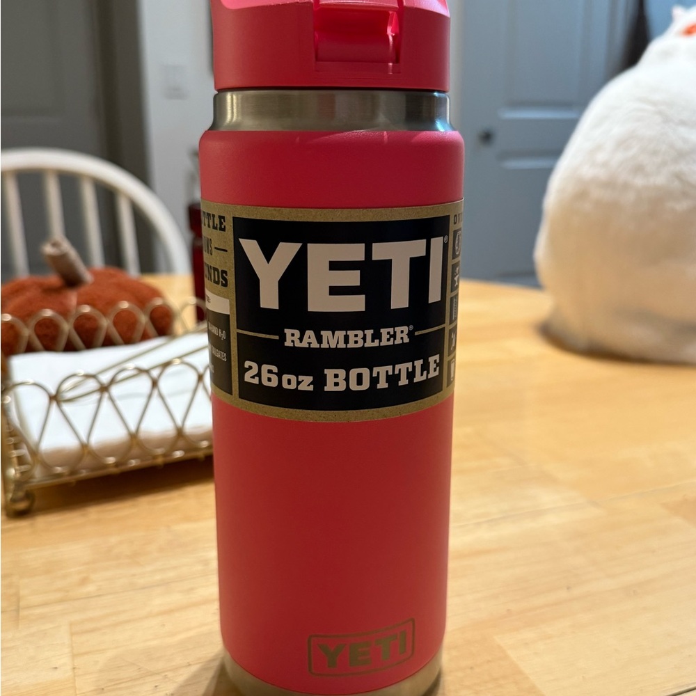 YETI Rambler 26oz Bottle in Bold Pink